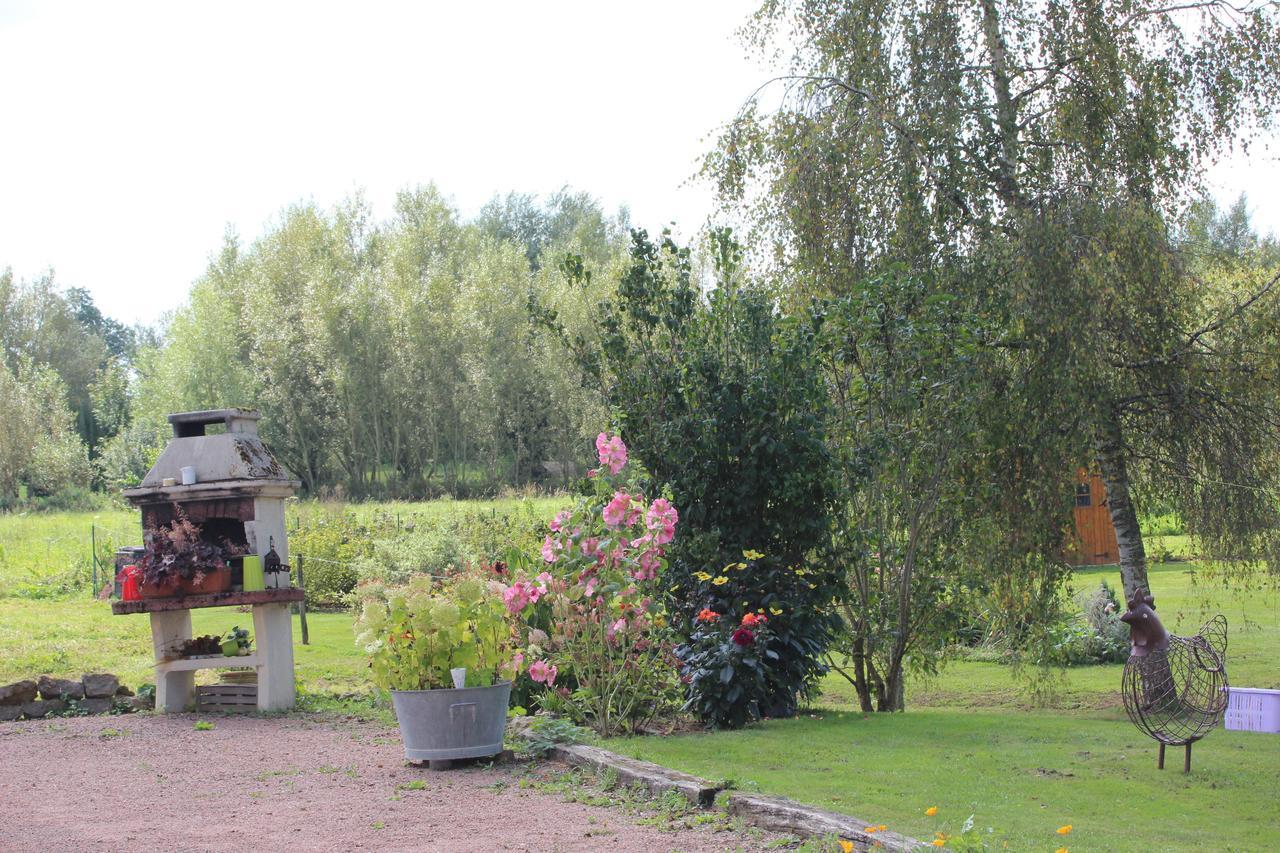 Au Rendez Vous De L'Auxois B&B Essey Ruang foto